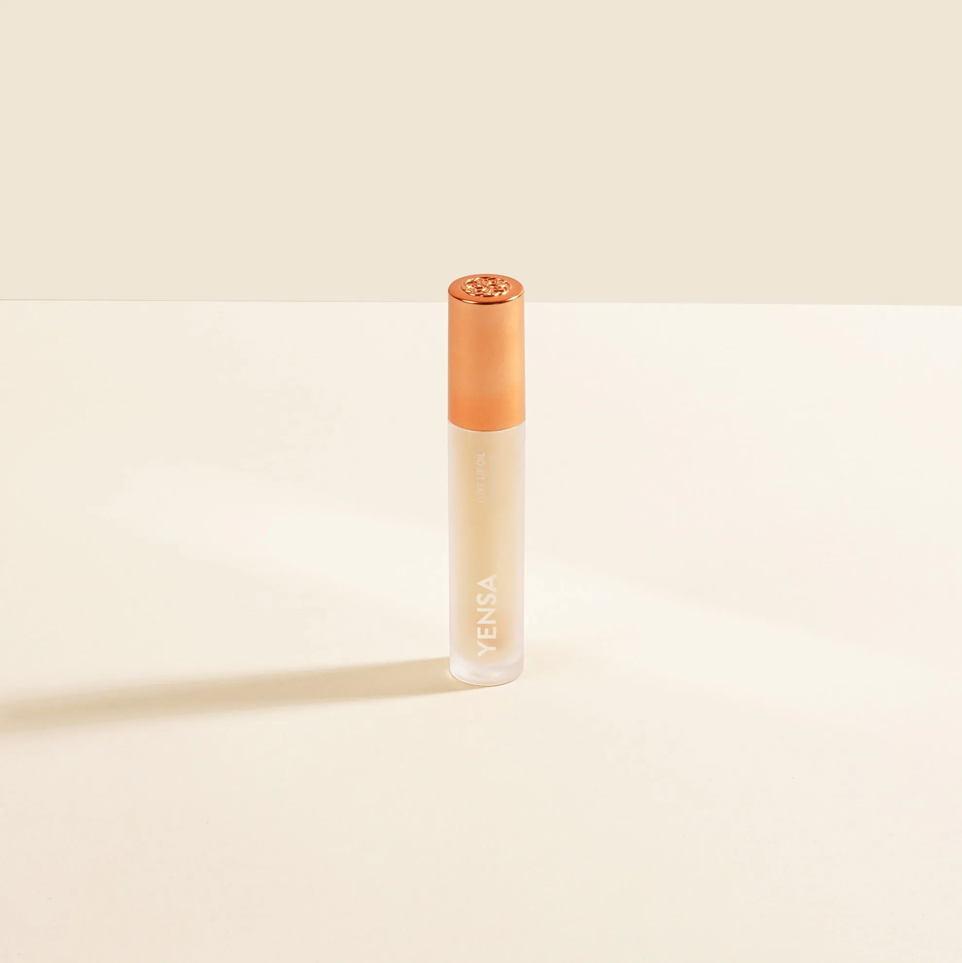 Luxe Lip Nourishing Oil with Hyaluronic   Vitamin E