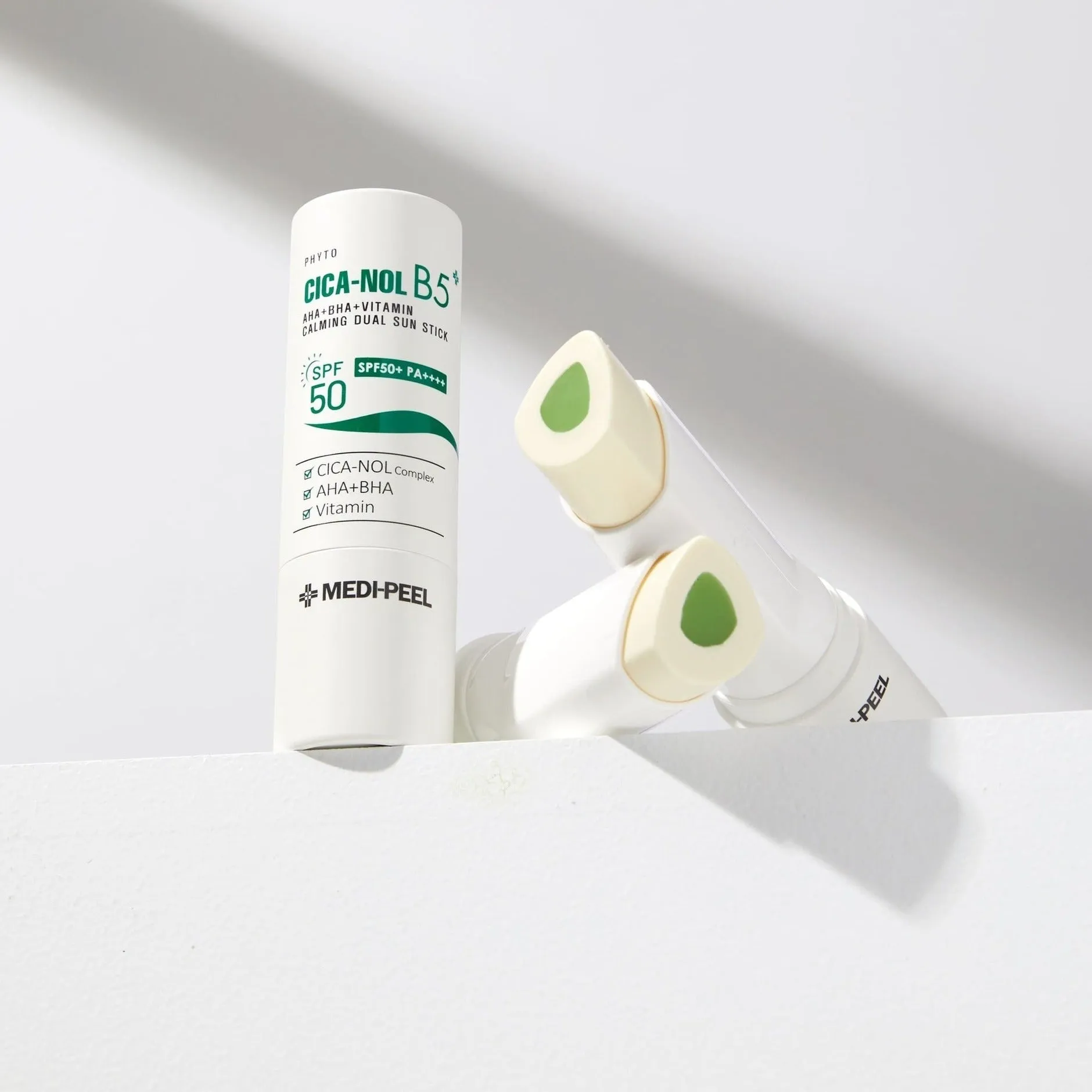 Phyto Cica-Nol B5 AHA BHA Vitamin Calming Dual Sun Stick 9.5g